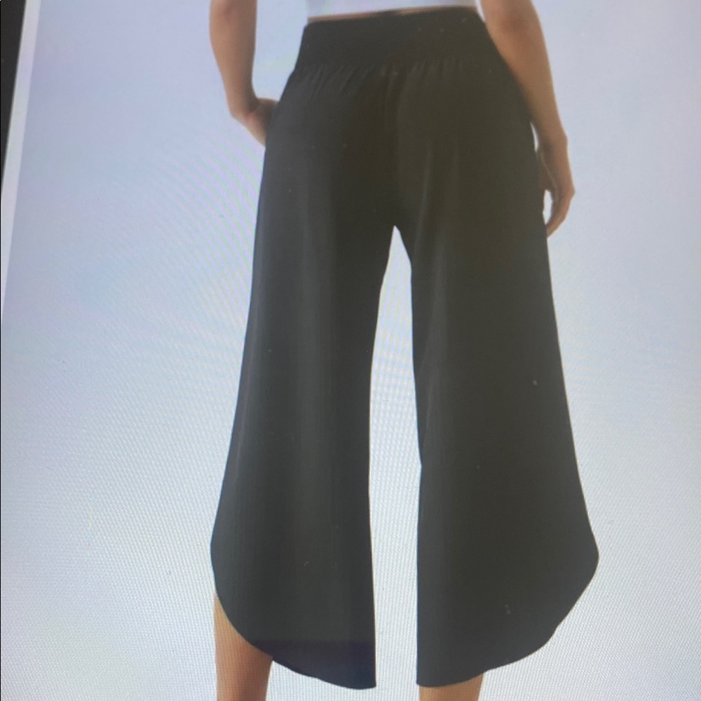 LARGE  (PETITE).   HALARA BREEZEFUL CROSSOVER QUICK DRY RESORT PANTS - Picture 2 of 9